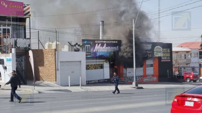 se-registra-incendio-por-flamazo-en-negocio-de-hamburguesas-de-la-avenida-pacheco.jpeg Se registra incendio por flamazo en negocio de hamburguesas de la avenida Pacheco