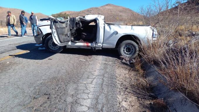controlan-fuga-de-gas-tras-volcadura-en-la-salida-a-ricardo-flores-magon-un-lesionado.jpg Controlan fuga de gas tras volcadura en la salida a Ricardo Flores Magón; un lesionado