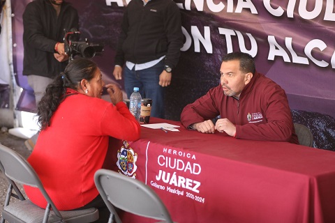 Atiende Presidente a habitantes de Anapra