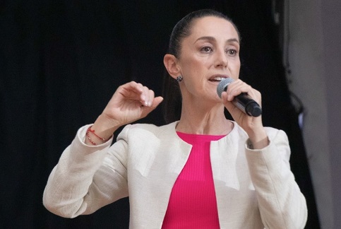 Presidenta de México promete represalias si aranceles de Trump siguen vigentes