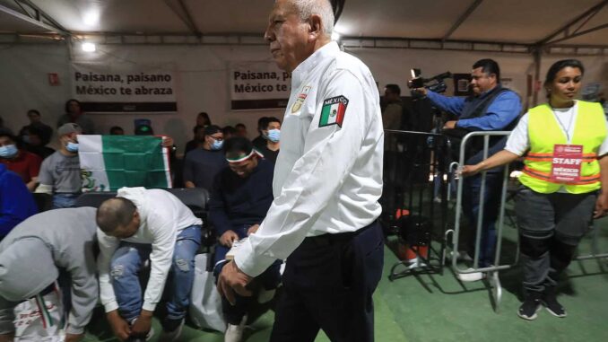autoridades-reciben-a-repatriados-en-chihuahua-dentro-de-la-estrategia-mexico-te-abraza.jpg Autoridades reciben a repatriados en Chihuahua dentro de la estrategia ‘México te abraza’