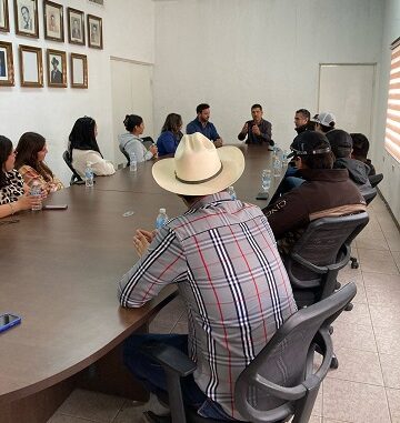 Visitan el municipio de Coyame estudiantes de la carrera de AGRO NEGOCIOS