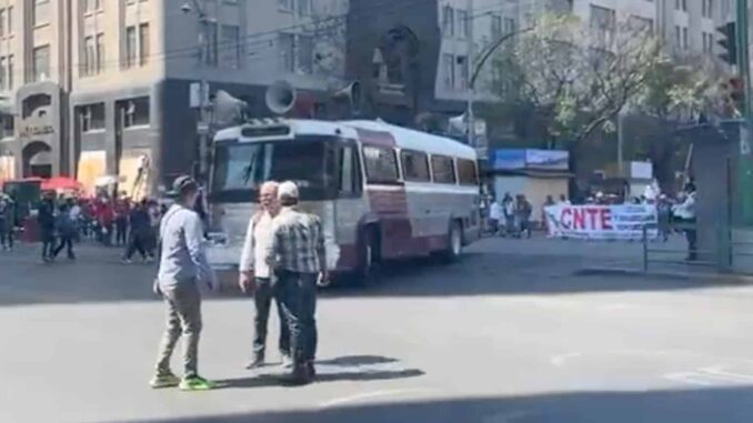 cnte-marcha-en-la-cdmx-contra-reforma-a-la-ley-del-issste.jpg CNTE marcha en la CDMX contra reforma a la Ley del ISSSTE