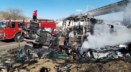 fatal-choque-en-carretera-de-durango-15-muertos.jpg Fatal choque en carretera de Durango: 15 muertos
