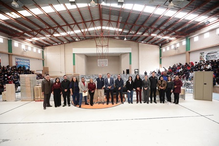 Entrega el Presidente Pérez Cuéllar mobiliario a escuelas del Valle de Juárez