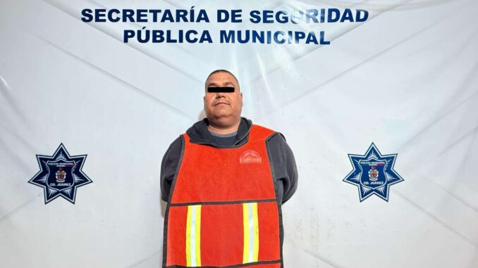 detienen-a-ladron-de-autos-en-camioneta-robada.jpg Detienen a ladrón de autos en camioneta robada