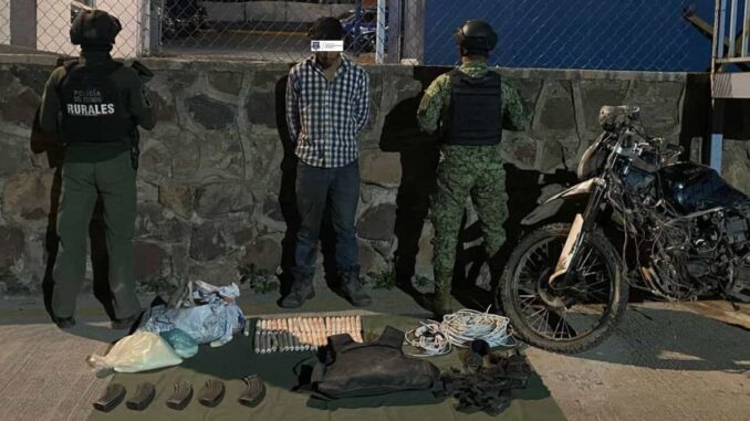 operativo-conjunto-detiene-a-hombre-con-explosivos-en-moris.jpeg Operativo Conjunto detiene a hombre con explosivos en Moris