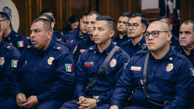entrega-alcalde-bonos-a-bomberos-en-reconocimiento-a-su-labor.jpeg Entrega alcalde bonos a bomberos en reconocimiento a su labor