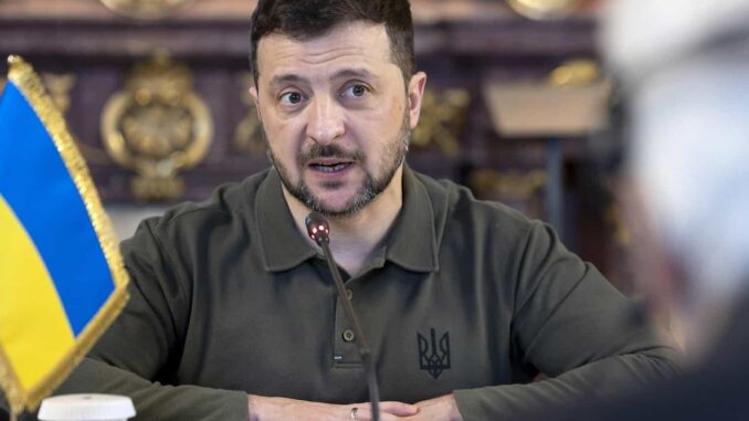 zelenski-acusa-a-putin-de-jugar-con-vidas-humanas-por-ataques-aereos-rusos.jpg Zelenski acusa a Putin de «jugar con vidas humanas» por ataques aéreos rusos