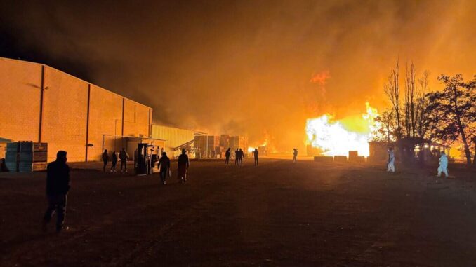 brindaron-apoyo-bomberos-de-cuauhtemoc-en-incendio-de-empresa-de-guerrero.jpeg Brindaron apoyo bomberos de Cuauhtémoc en incendio de empresa de Guerrero