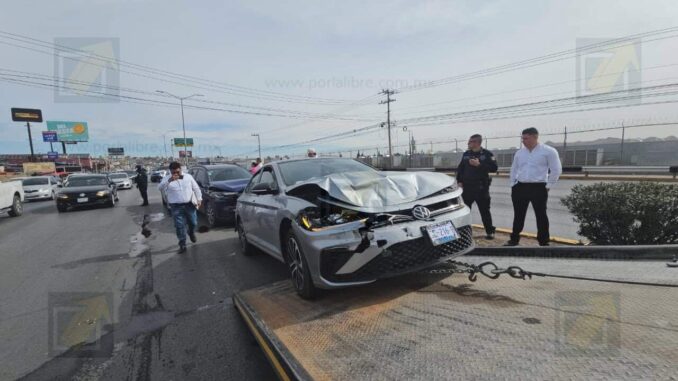carambola-vehicular-en-el-periferico-de-la-juventud-provoca-caos-vial-sin-lesionados.jpeg Carambola vehicular en el periférico de la Juventud provoca caos vial, sin lesionados