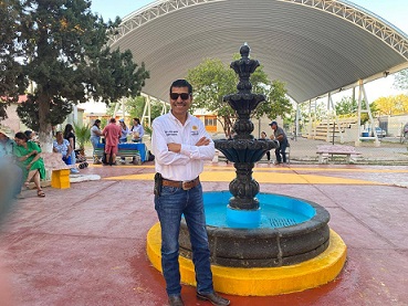 Entrega de trabajos en la placita  del pilar de Coyame del sotol