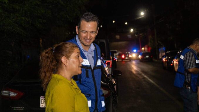 recorre-alcalde-calles-de-jardines-del-saucito-para-supervisar-luminarias-y-seguridad.jpeg Recorre alcalde calles de Jardines del Saucito para supervisar luminarias y seguridad