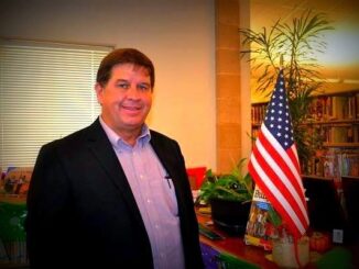 John Ferguson fue reelecto como alcalde con 356 votos