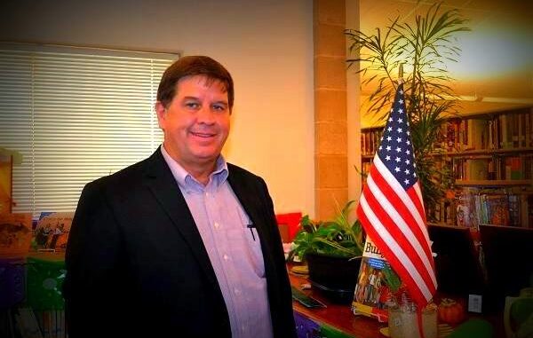 John Ferguson fue reelecto como alcalde con 356 votos