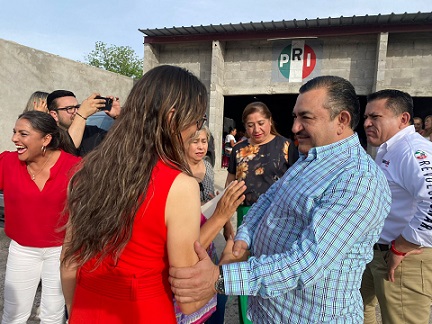 Una mamá tiene que ser venerada, felicitada y amada todos los días: Tony Meléndez en festejo de Día de las Madres