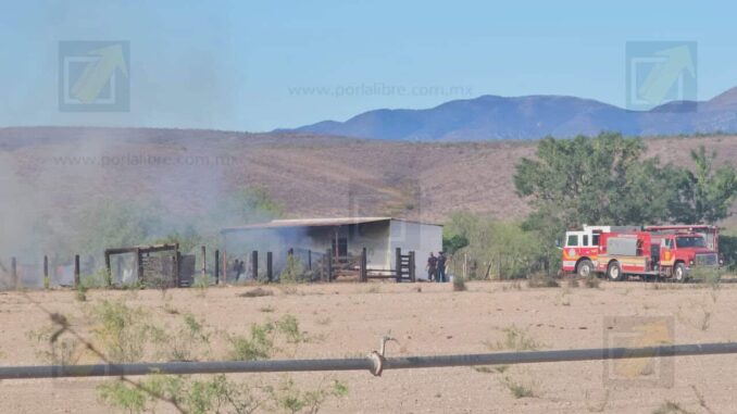 incendio-consume-bodega-en-rancho-de-la-localidad-el-30-sin-personas-heridas.jpeg Incendio consume bodega en rancho de la localidad El 30, sin personas heridas