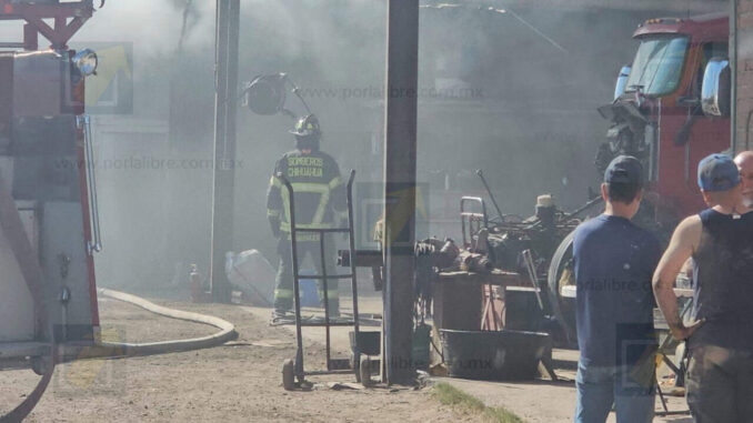 incendio-consume-bodega-de-botanas-en-colonia-valles-de-chihuahua.jpeg Incendio consume bodega de botanas en colonia Valles de Chihuahua