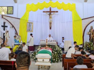 Familiares y amigos despiden a la cadete América Yamilet en Veracruz