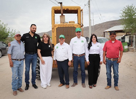 Encabezaron el alcalde Leonel Galindo Carrasco y el Diputado Local Octavio Borunda, banderazo de la rehabilitación de caminos rurales