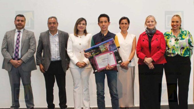 entregan-comisionados-del-ichitaip-premios-a-ganadores-del-tercer-concurso-de-historieta.jpeg Entregan Comisionados del ICHITAIP premios a ganadores del Tercer Concurso de Historieta