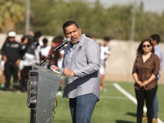 Entrega alcalde cancha de fútbol en el Colegio de Bachilleres 19