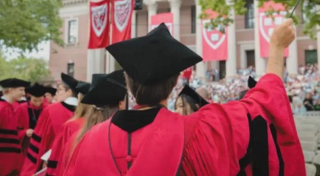A cazar, universidades buscan científicos de EU tras despidos de Trump