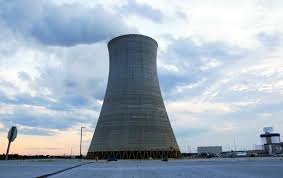 Trump ordena acelerar la construcción de centrales nucleares