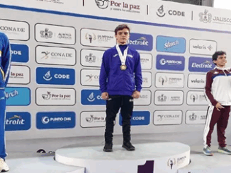 Santiago Molina gana oro en Olimpiada Nacional de Natación