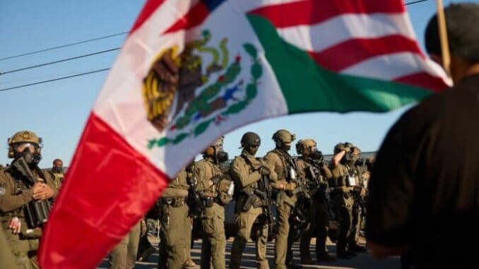 consulados-mexicanos-dan-seguimiento-a-detenciones-tras-redadas-en-california-696x464.jpg