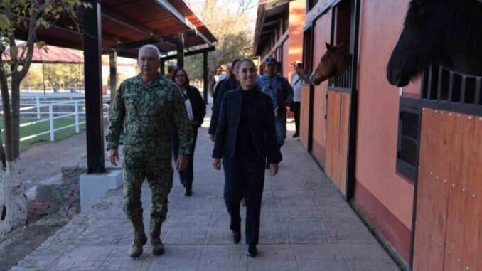 claudia-sheinbaum-visita-el-campo-militar-de-santa-gertrudis-en-chihuahua-696x392.jpg