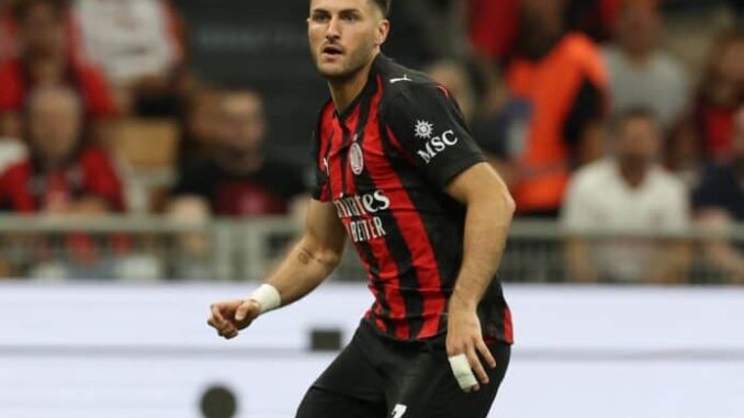 santiago-gimenez-milan-2-1-696x464.jpg