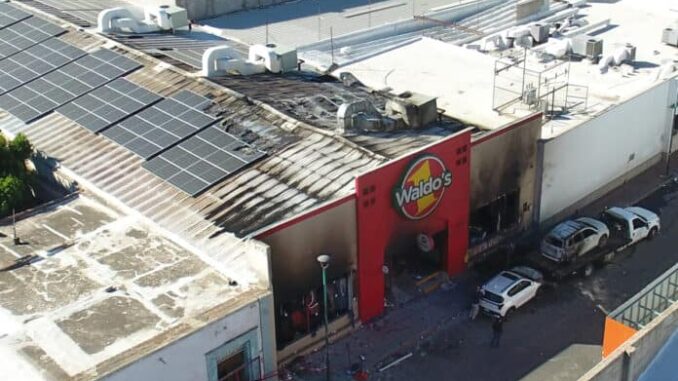 incendio-en-waldos-de-hermosillo-cadena-promete-apoyo-a-familias-y-cierran-68-sucursales-2-696x464.j.jpeg