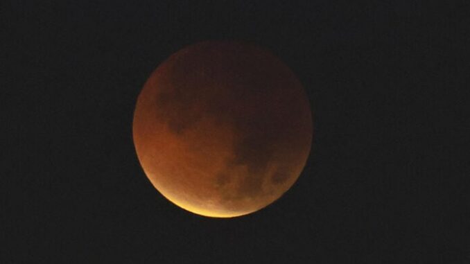 eclipse-total-lunar-luna-de-sangre-3mar26-696x464.jpg