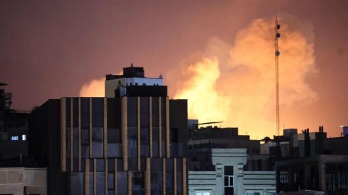 explosion-en-iran-derivado-de-ataques-de-eeuu-e-israel-696x429.jpg
