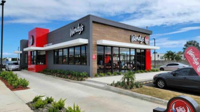 wendys-proyecta-abrir-12-restaurantes-en-sinaloa-696x392.jpg