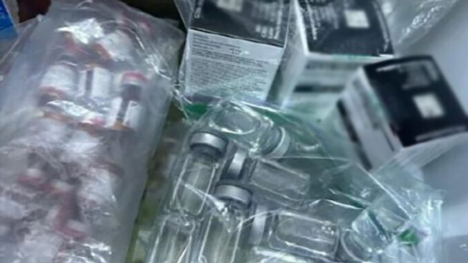 aseguramiento-vacunas-medicamentos-apocrifos-huixquilucan-edomex-20abr26-696x464.jpg