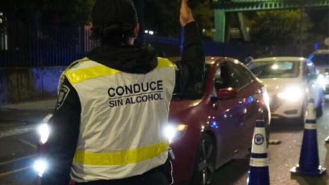 conduce-sin-alcohol-cdmx-alcoholimetro-696x464.jpg
