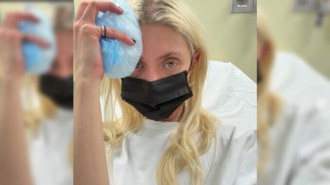 hospitalizan-a-la-cantante-taylor-momsen-por-picadura-de-arana-previo-a-show-en-mexico-696x392.jpg
